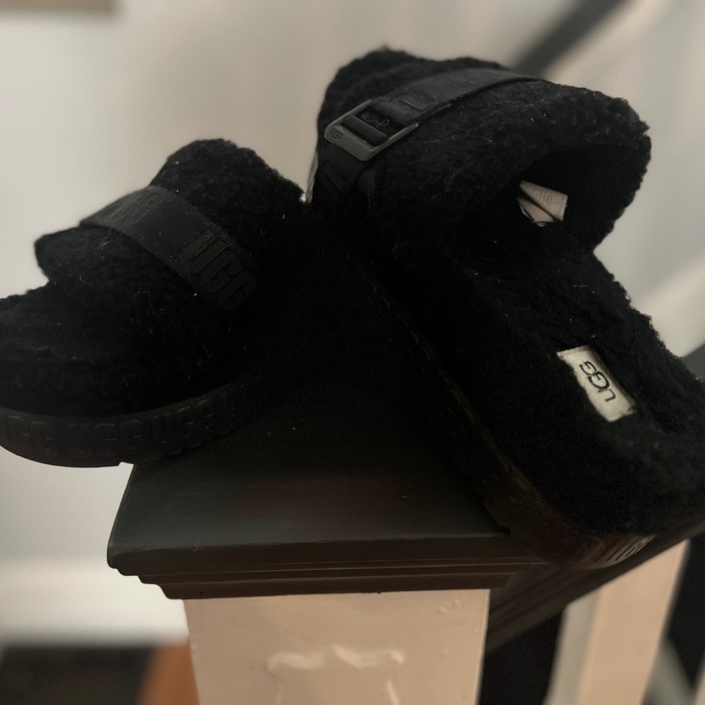 NEW FLUFFITA UGG SANDAL